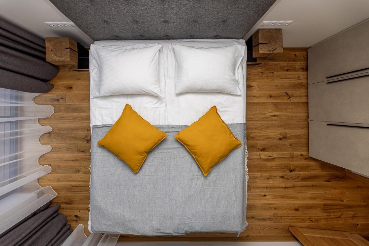 Vanagupes Park Apartments, By Cohost