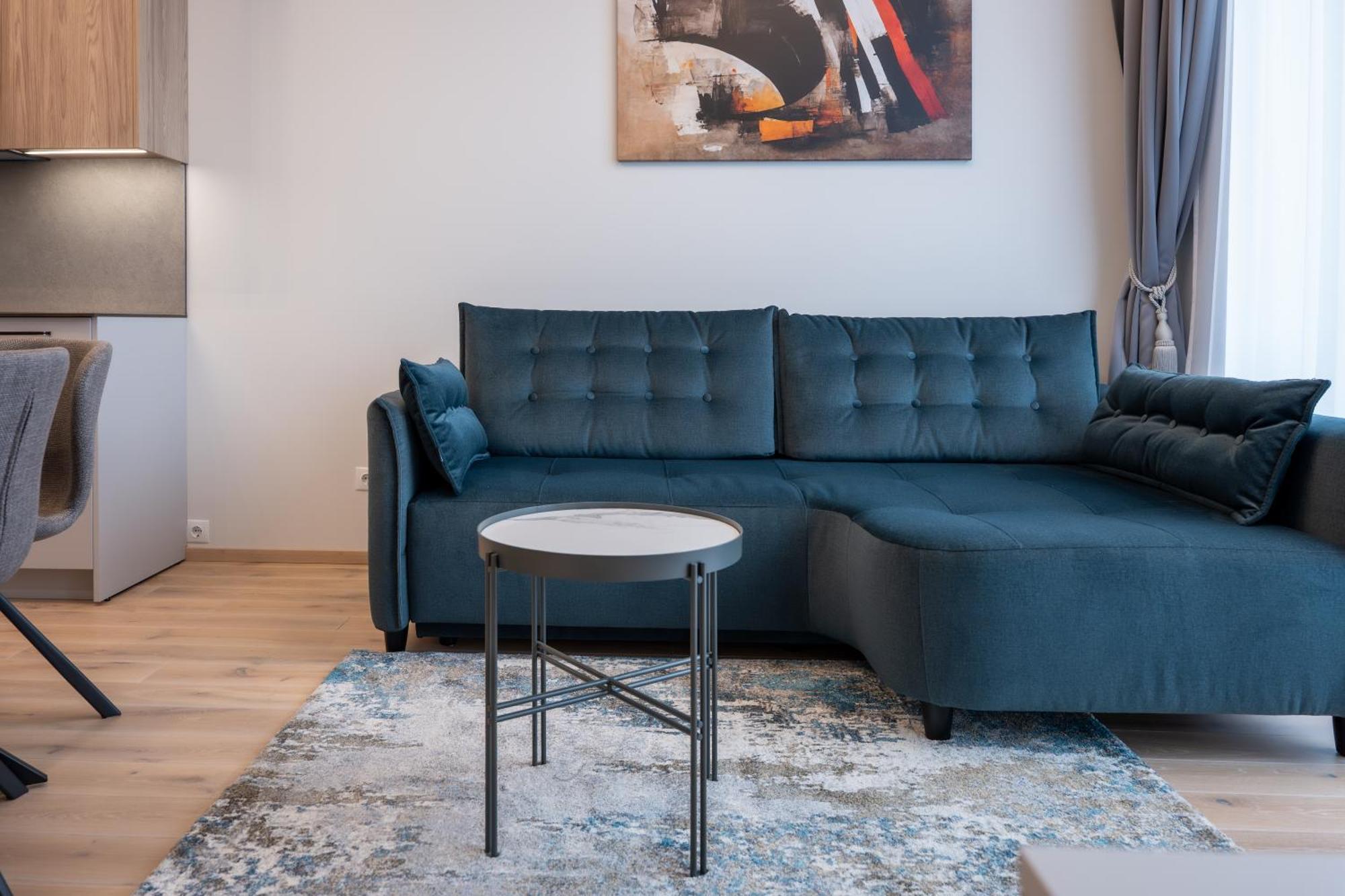 Vanagupes Park Apartments, By Cohost *